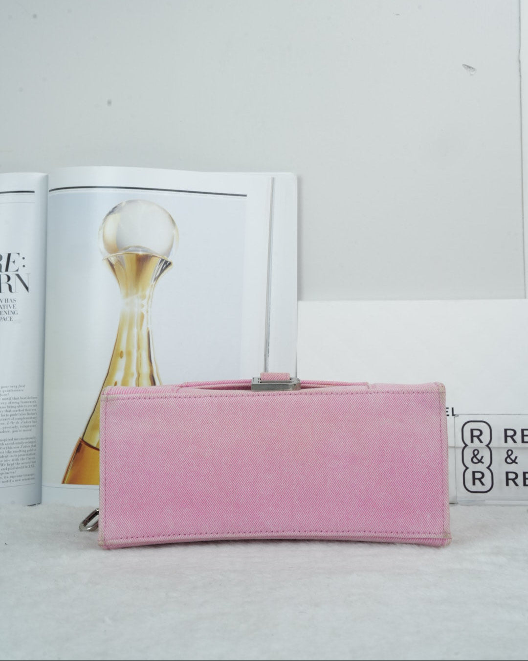 Hourglass Top Handle