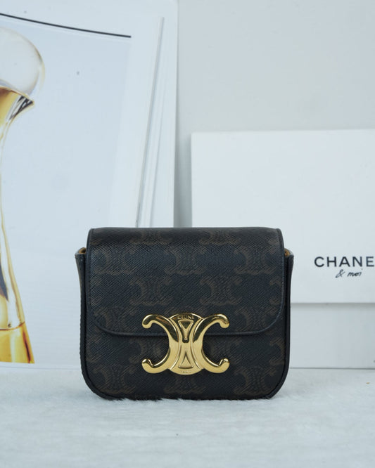 Triomphe Canvas
