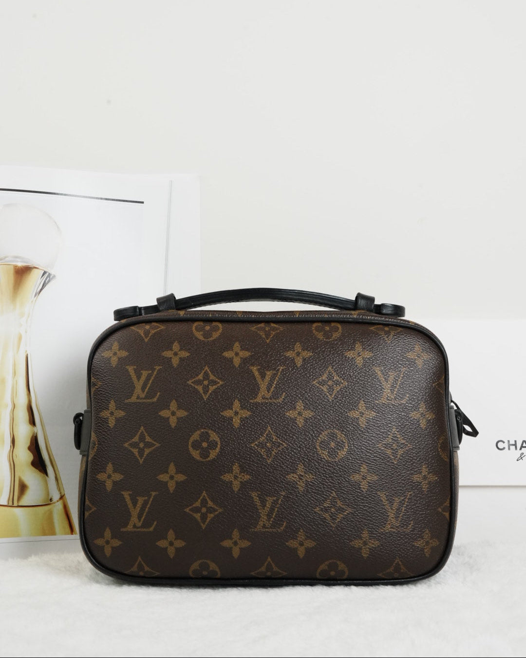 S Lock Messenger Bag