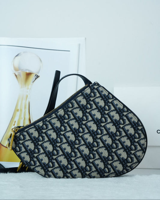 Saddle Shoulder Pouch