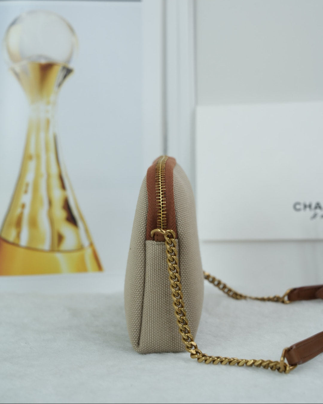 Le 5 à 7 Small Crossbody Bag