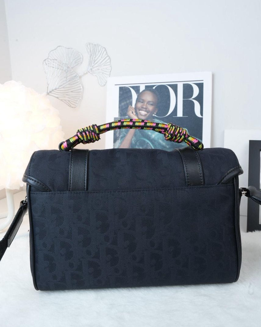 Explorer Messenger Bag