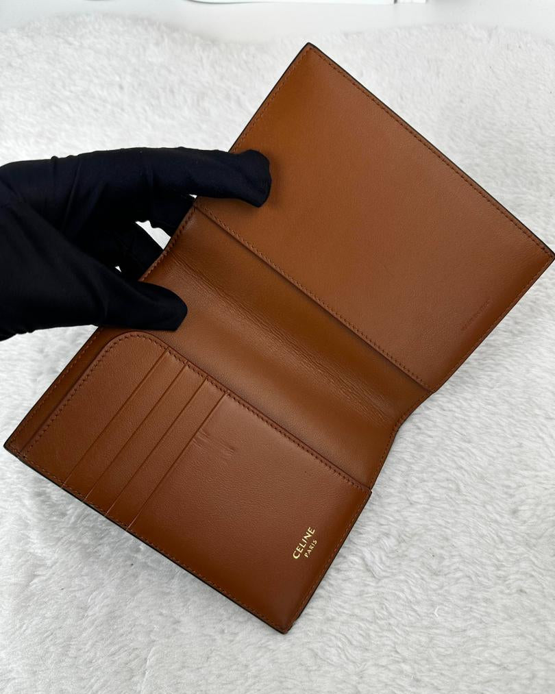 Triomphe Passport Cover