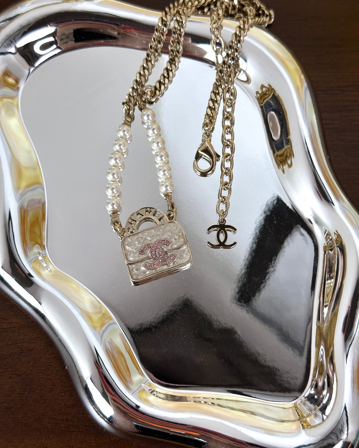 CC Flap Bag Pendant Pearl Necklace
