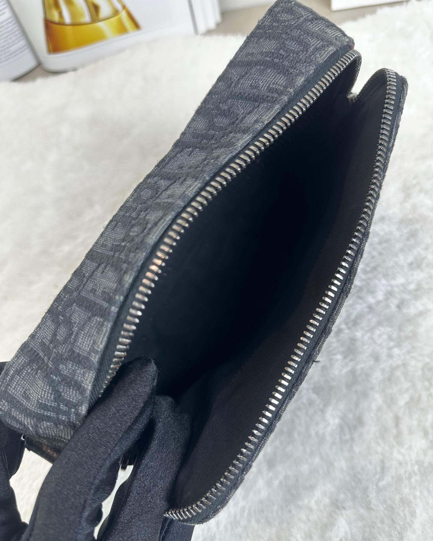 Safari Messenger Bag