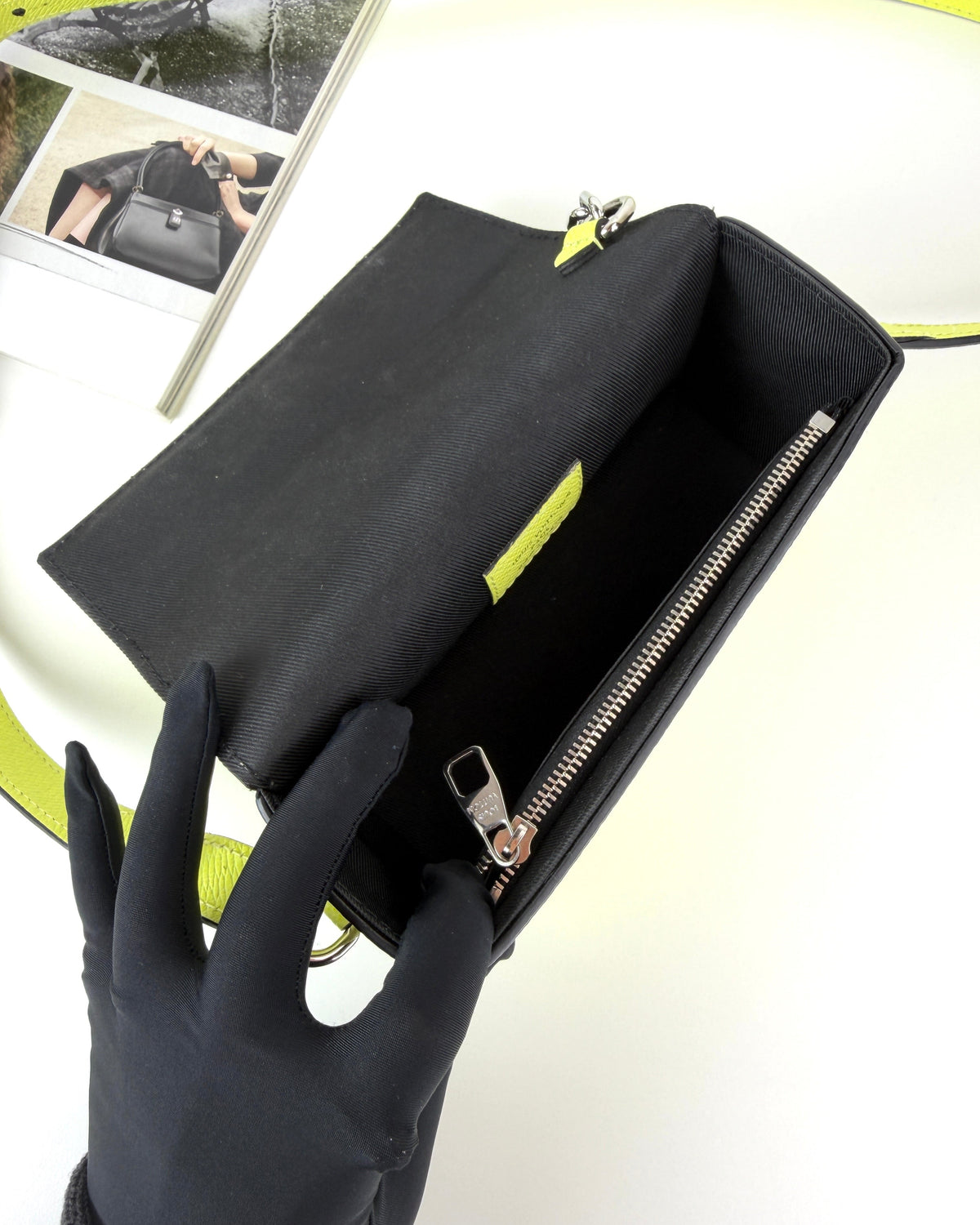 Steamer Wearable Wallet