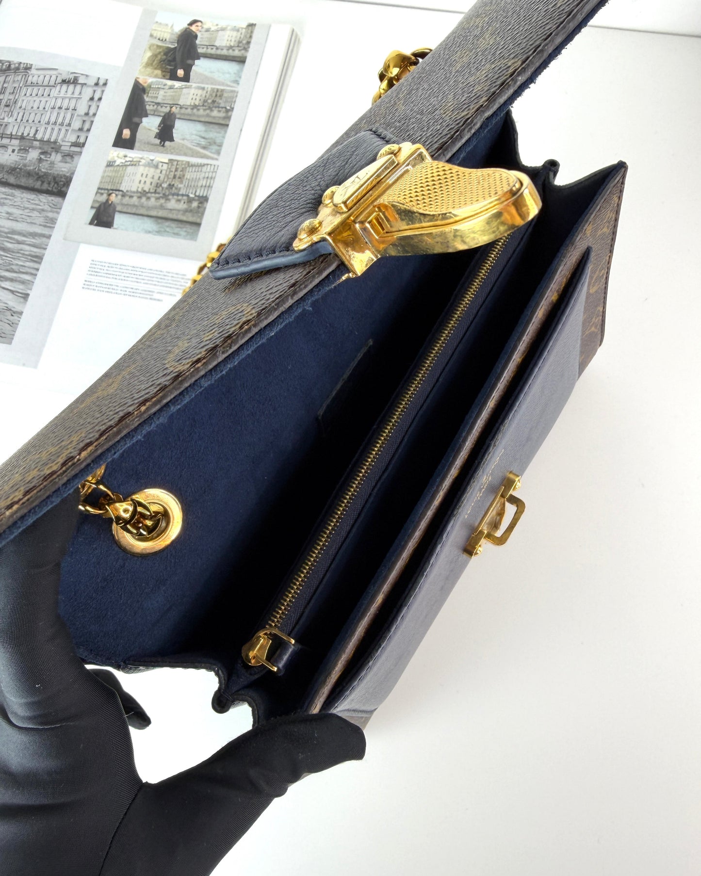 Victoire Chain Bag