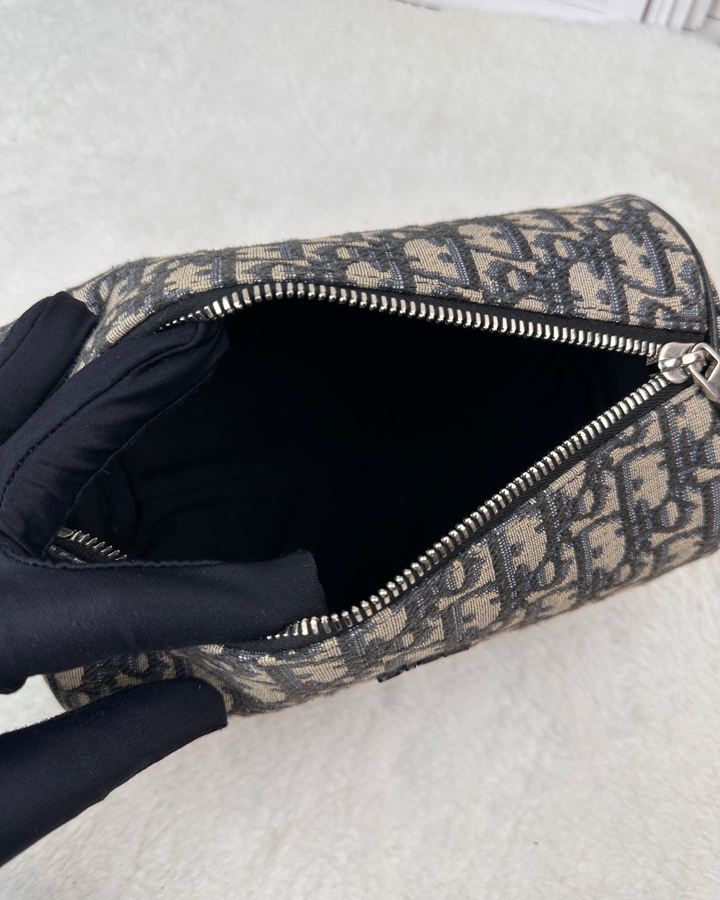 Roller Messenger Bag