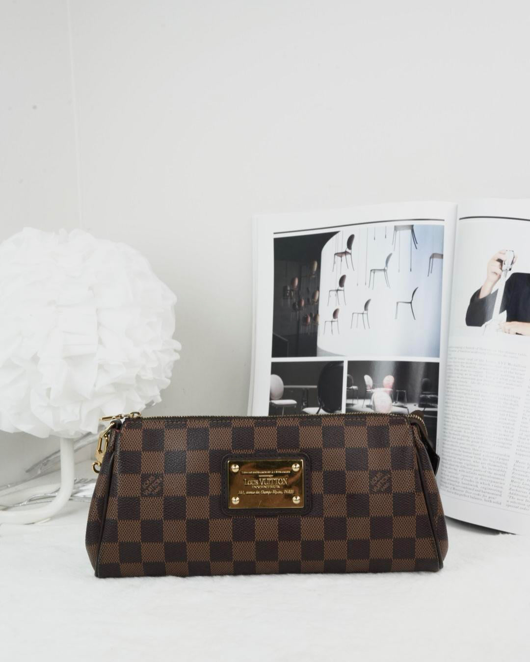Damier Ebene Eva Clutch