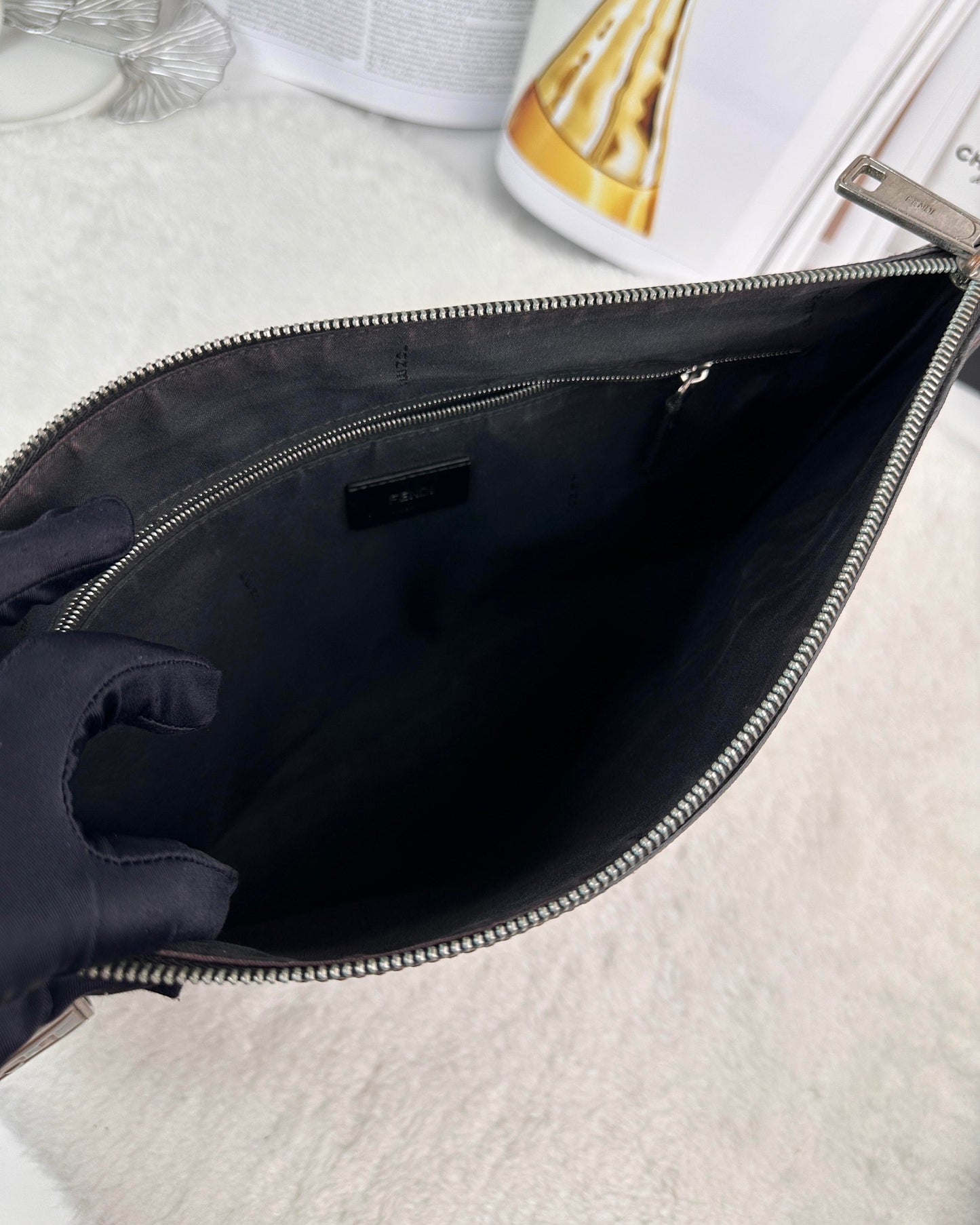 Flat Baguette Small Logo