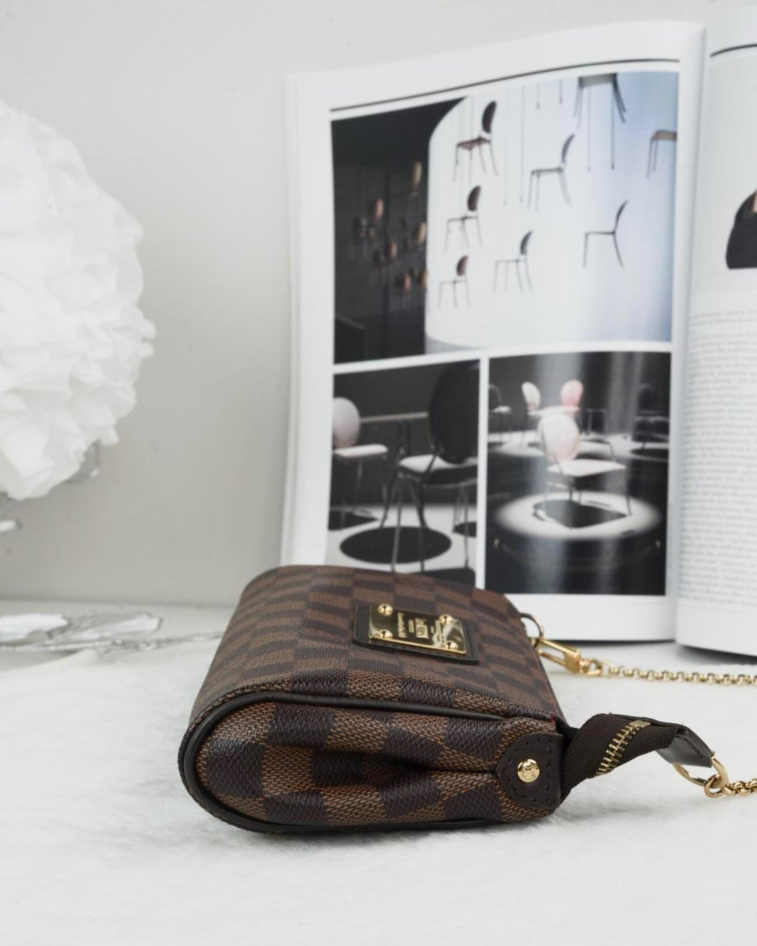 Damier Ebene Eva Clutch