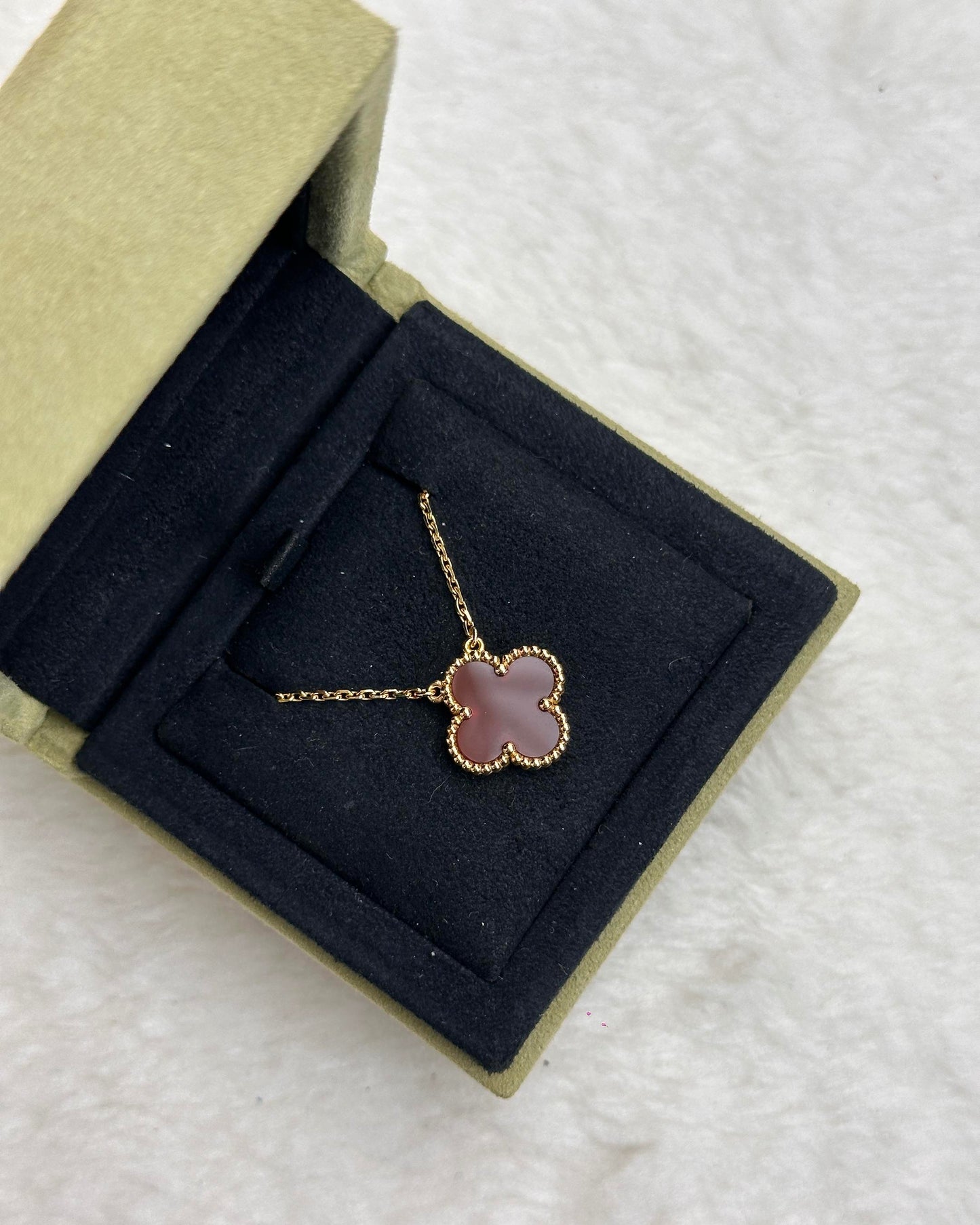 Alhambra necklace