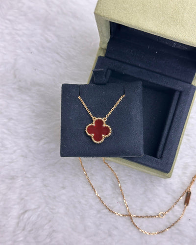 Alhambra necklace
