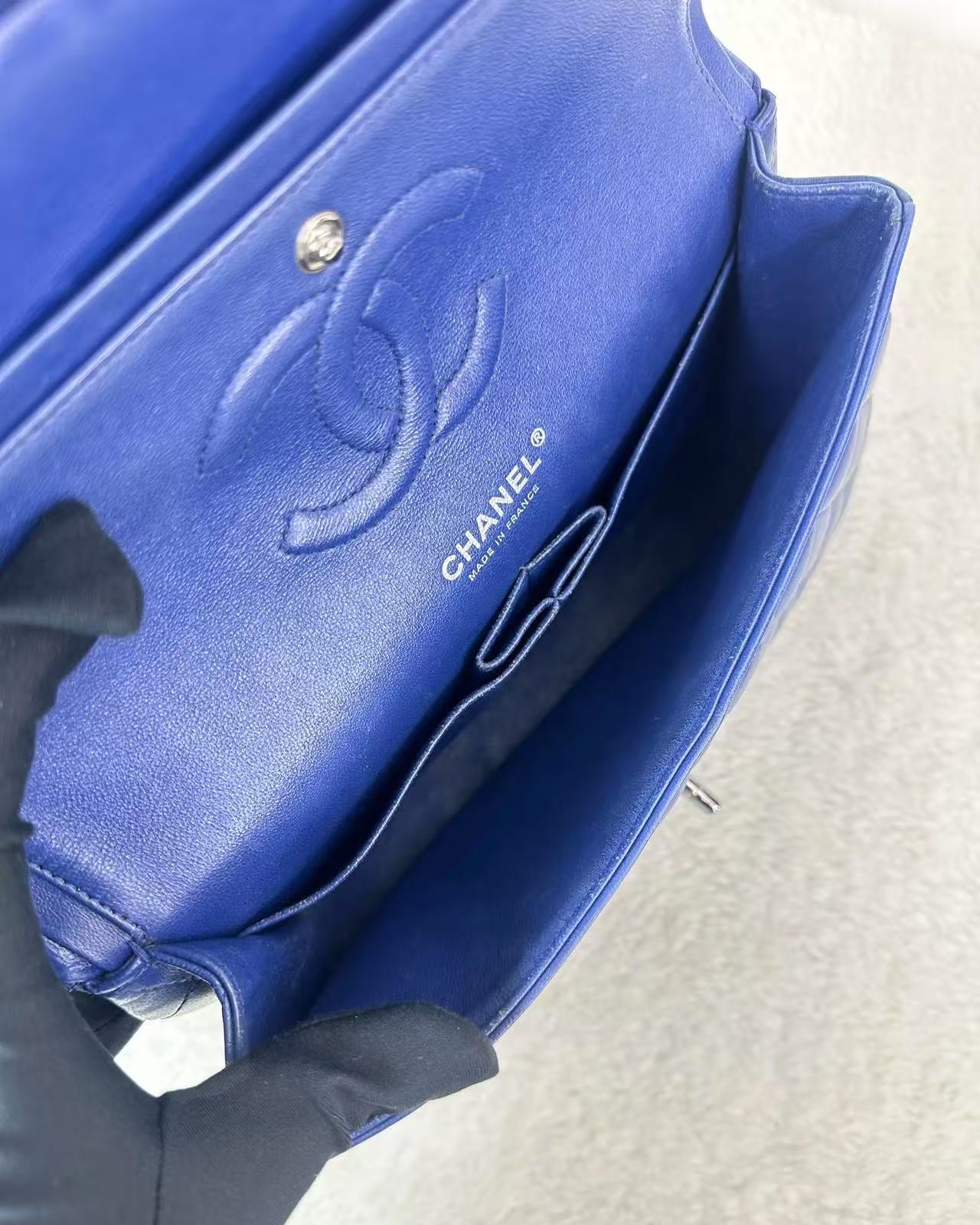 Classic Flap Medium