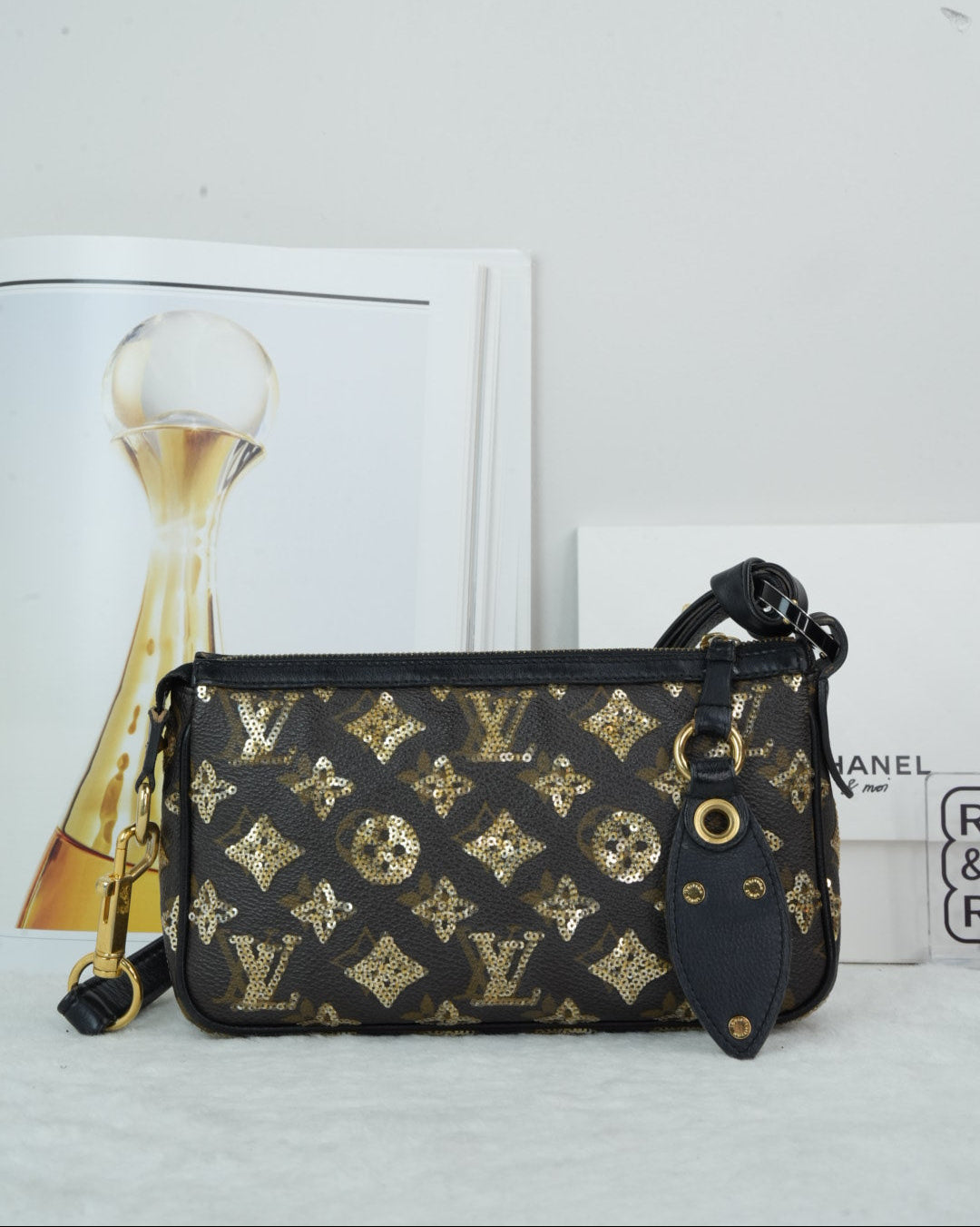 Sequins Eclipse Pochette