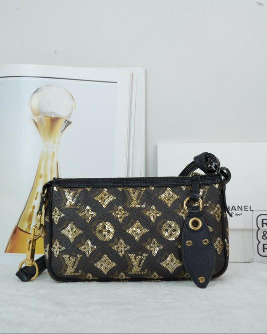 Sequins Eclipse Pochette