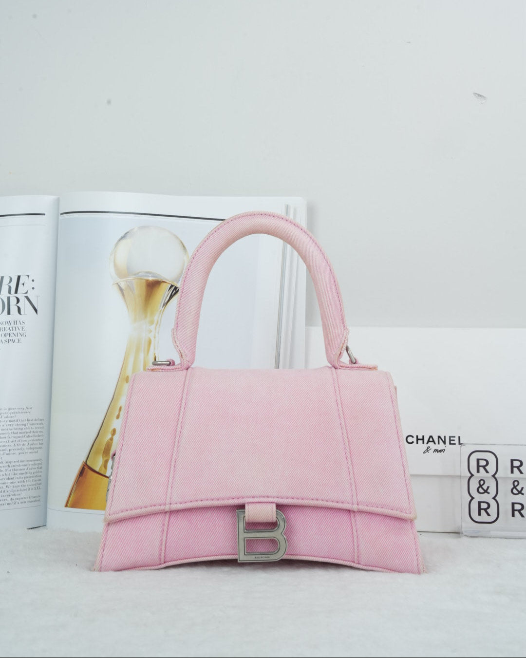 Hourglass Top Handle