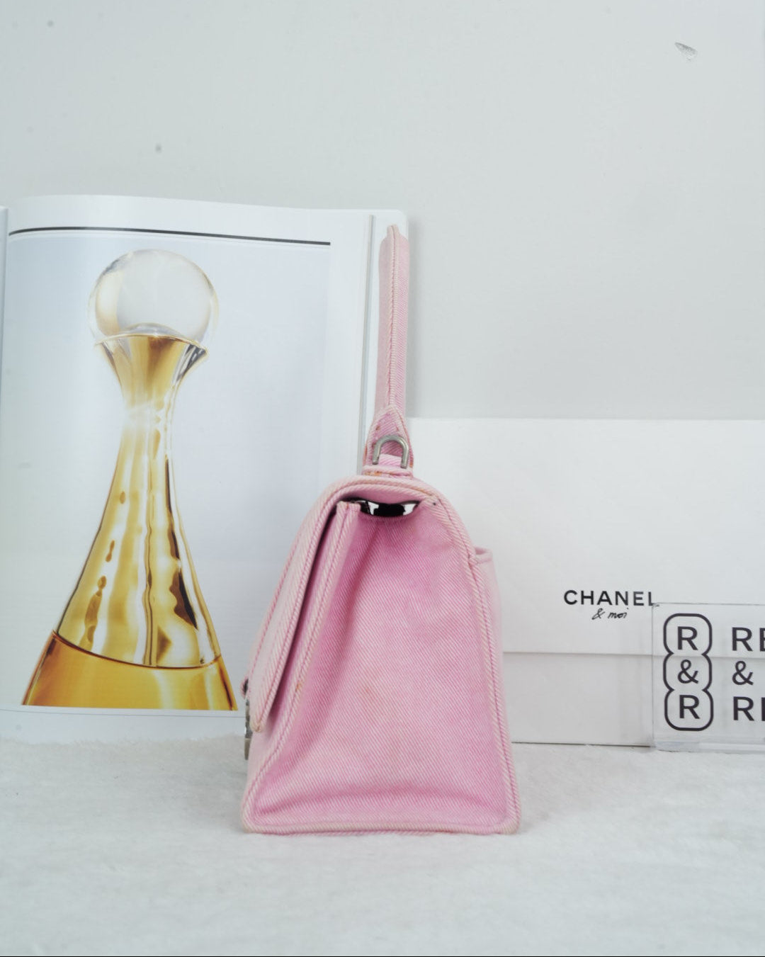 Hourglass Top Handle