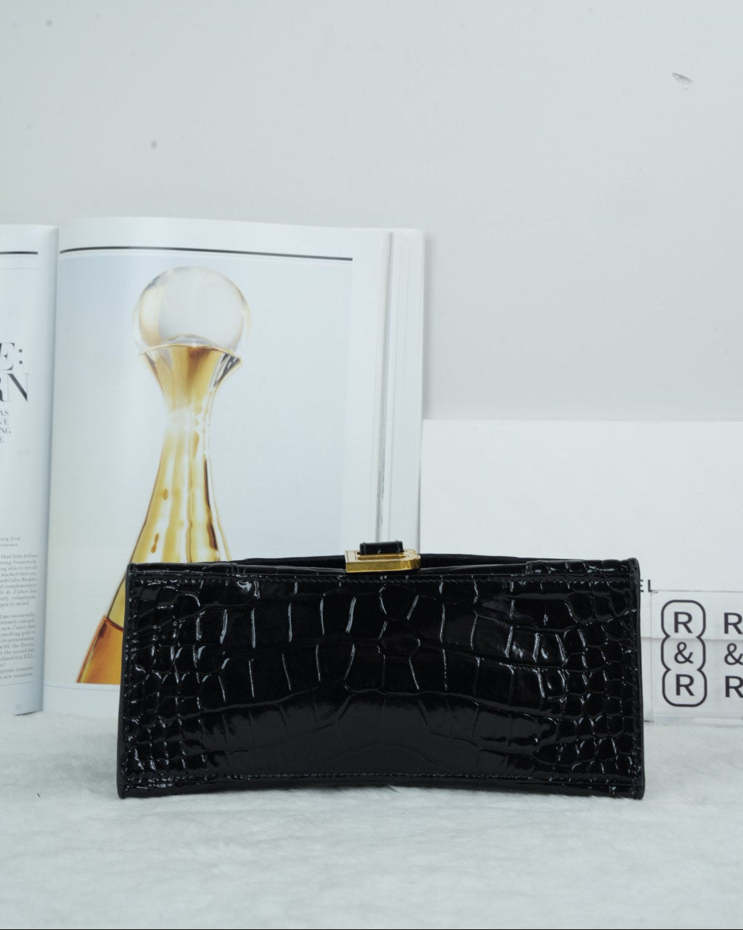 Hourglass Top Handle