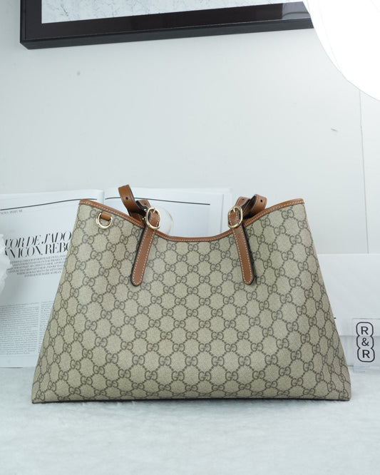 GG Supreme Monogram Emblem