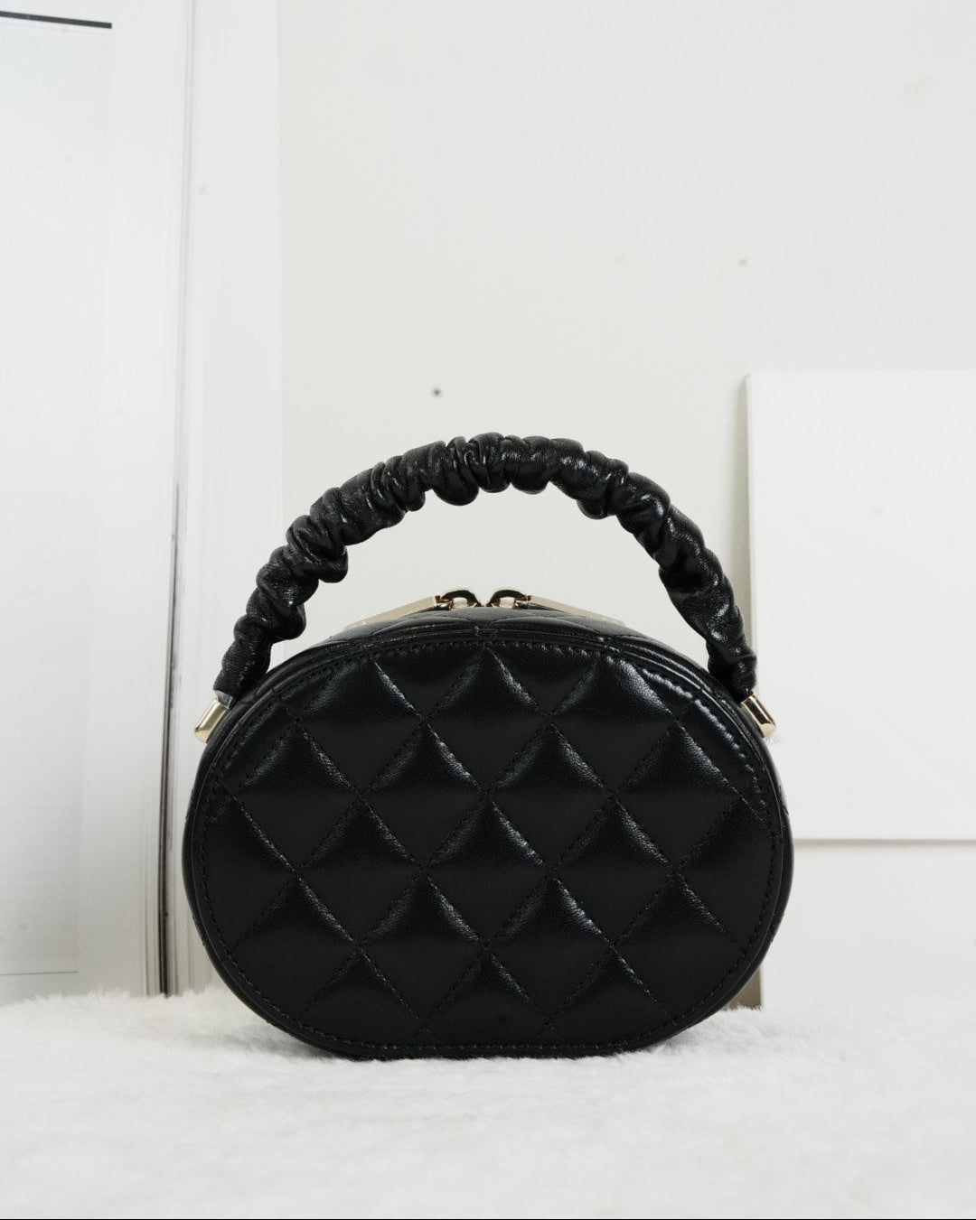 Round Top Handle Bag