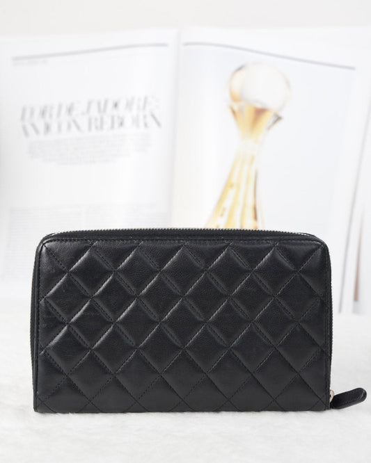 Classic Zipped Wallet