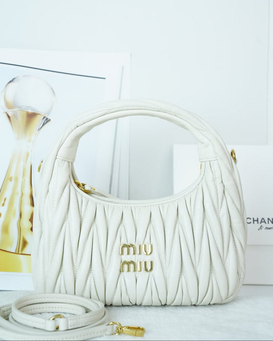 Wander Matelassé Nappa Hobo