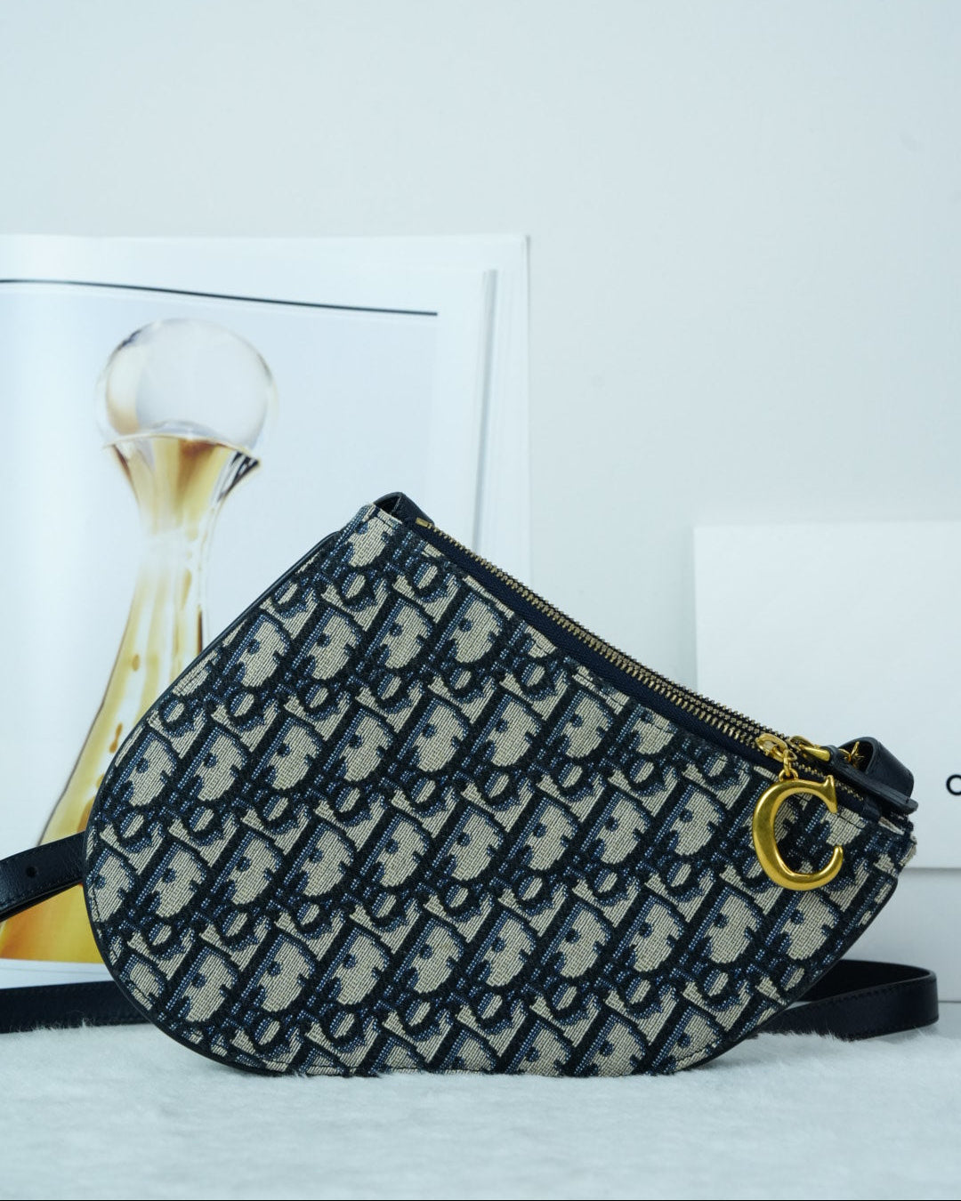 Saddle Shoulder Pouch