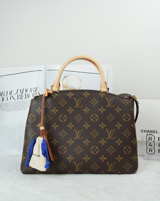 Petit Palais Tote Bag