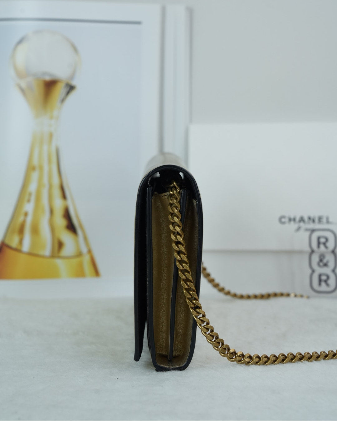 Kate Medium Chain Wallet