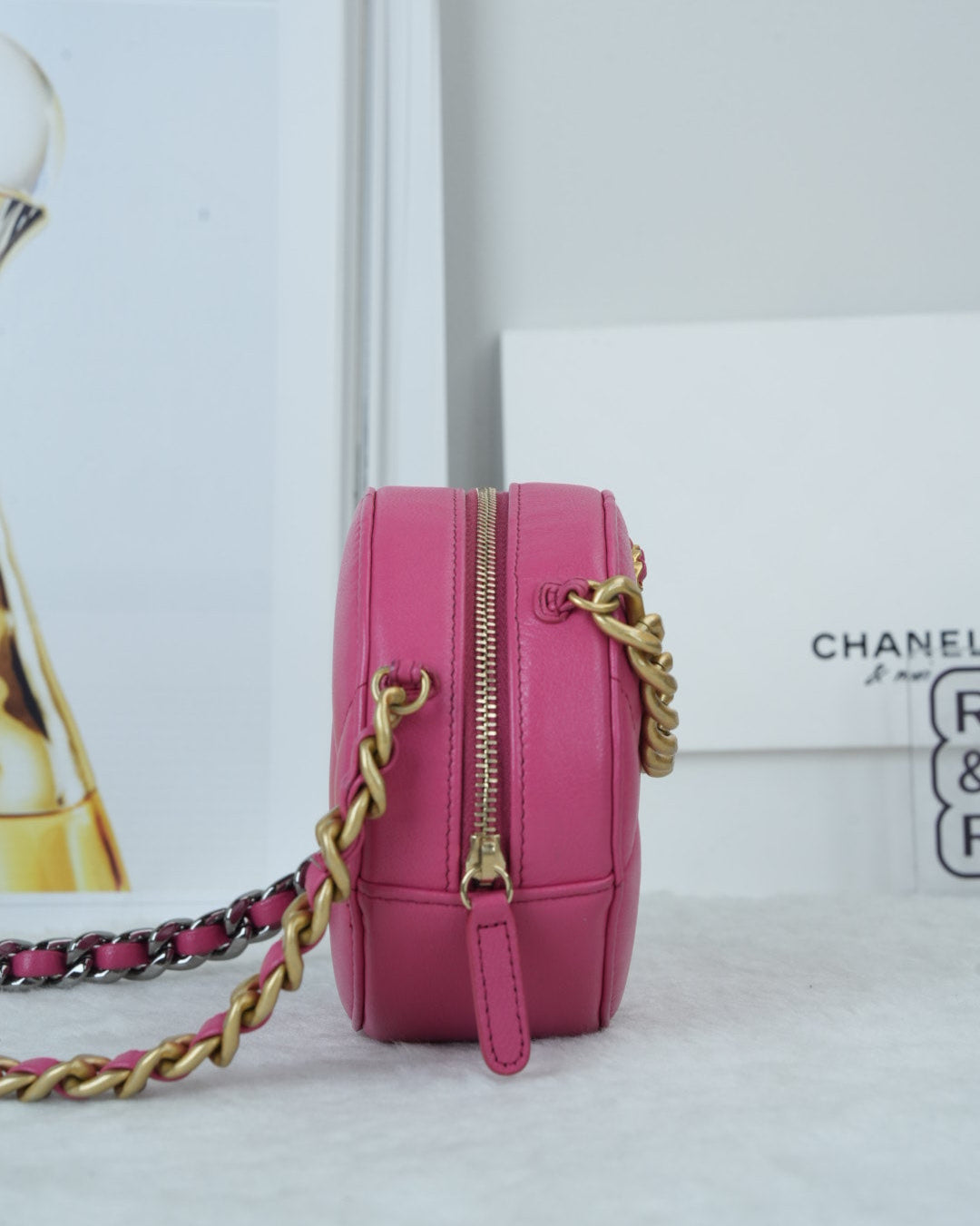 19 Round Clutch with Chain