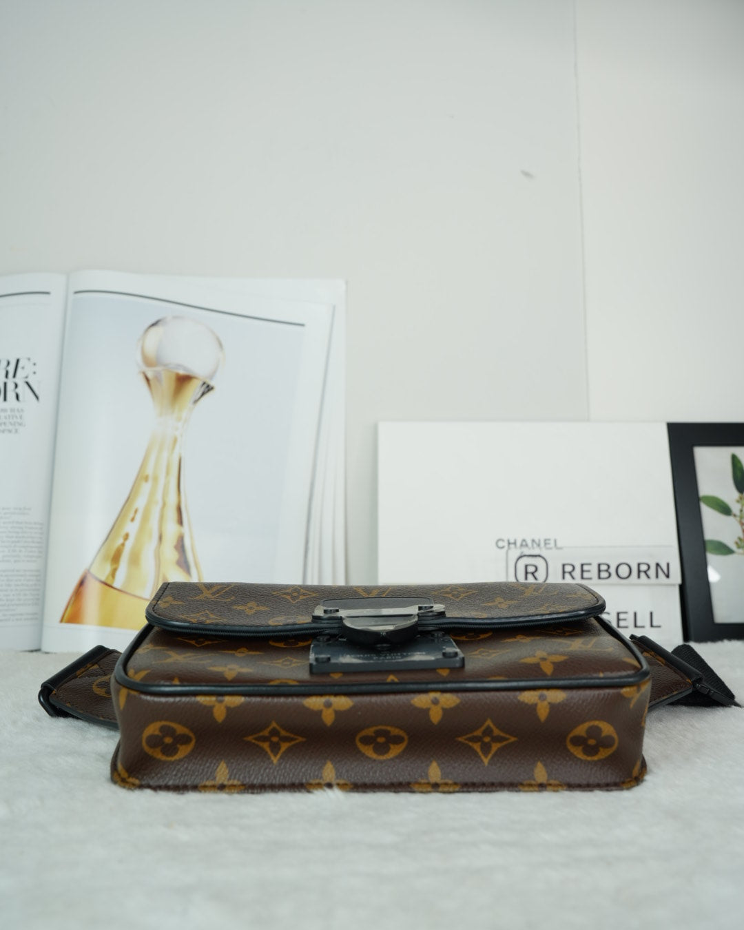 S Lock Sling Bag