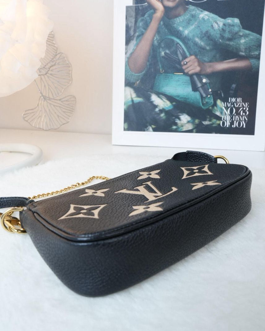 Pochette Accessories