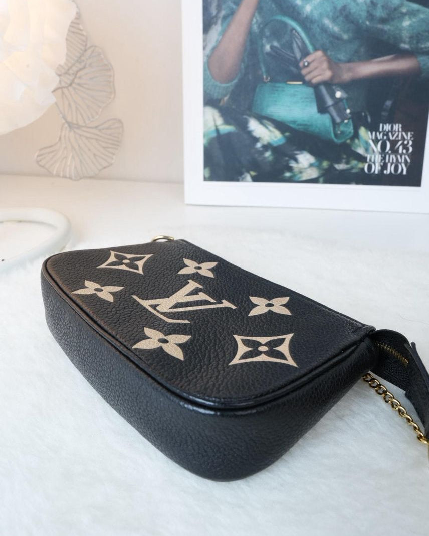 Pochette Accessories