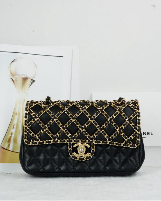 Classic Flap With Woven Chain