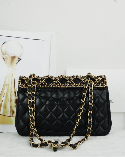 Classic Flap With Woven Chain