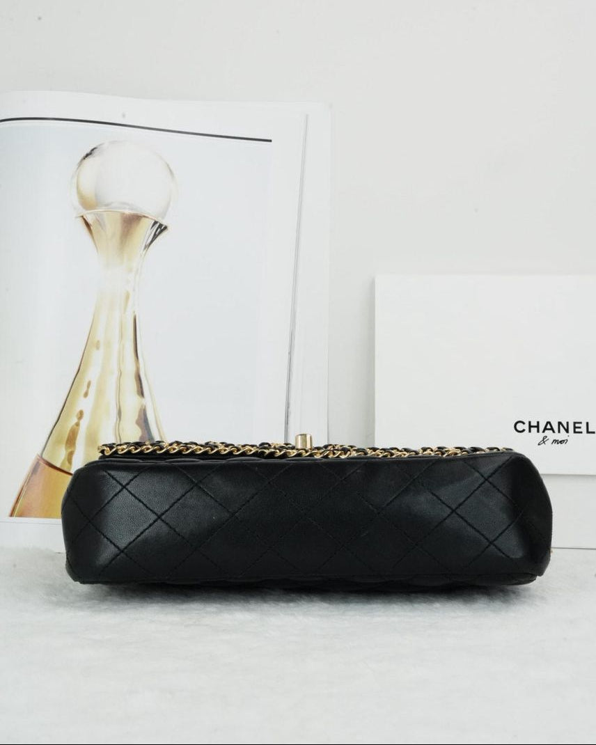 Classic Flap With Woven Chain
