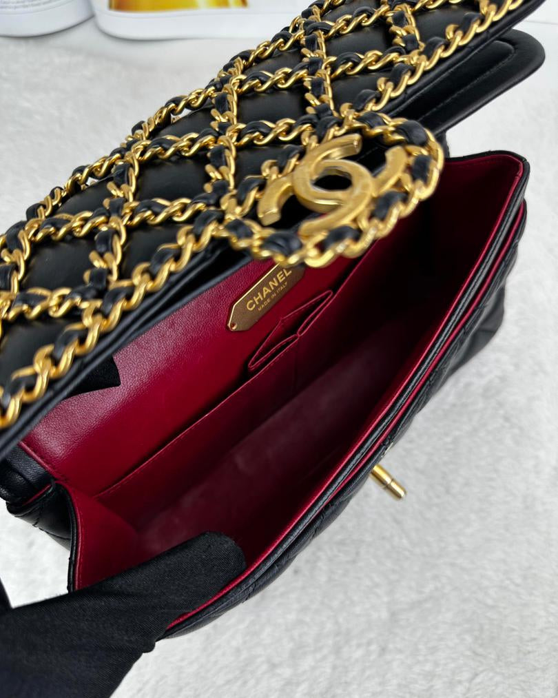 Classic Flap With Woven Chain