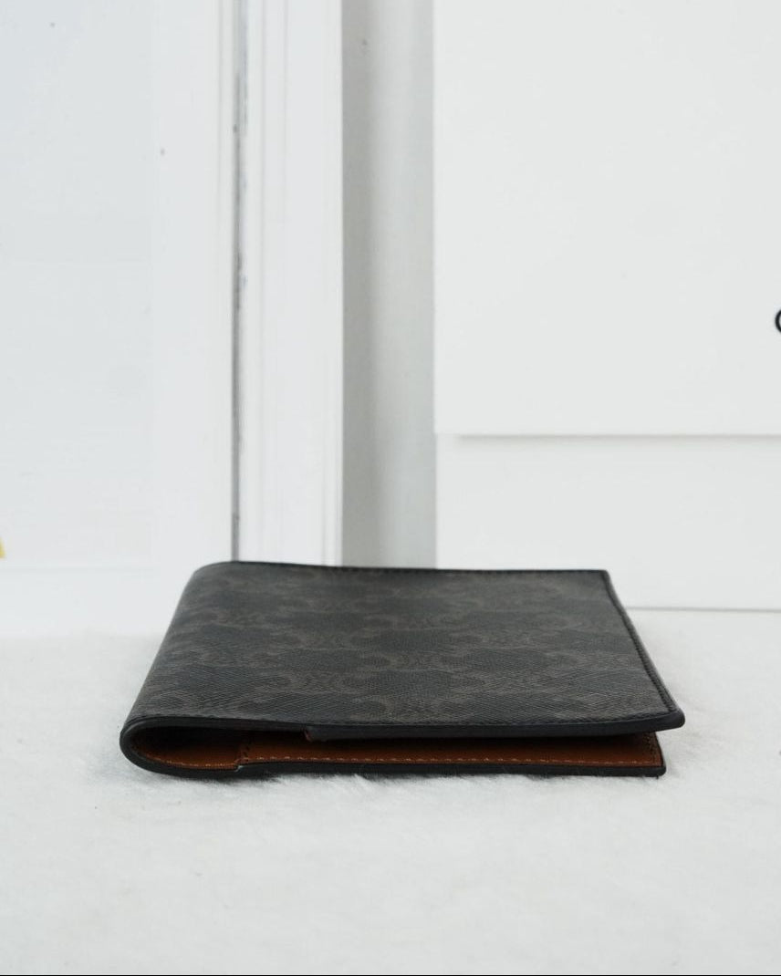 Triomphe Passport Cover