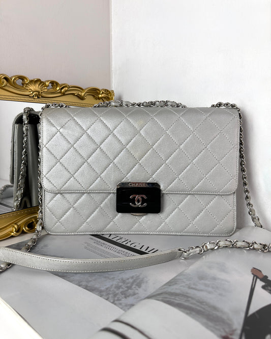 Beauty Lock Flap Bag