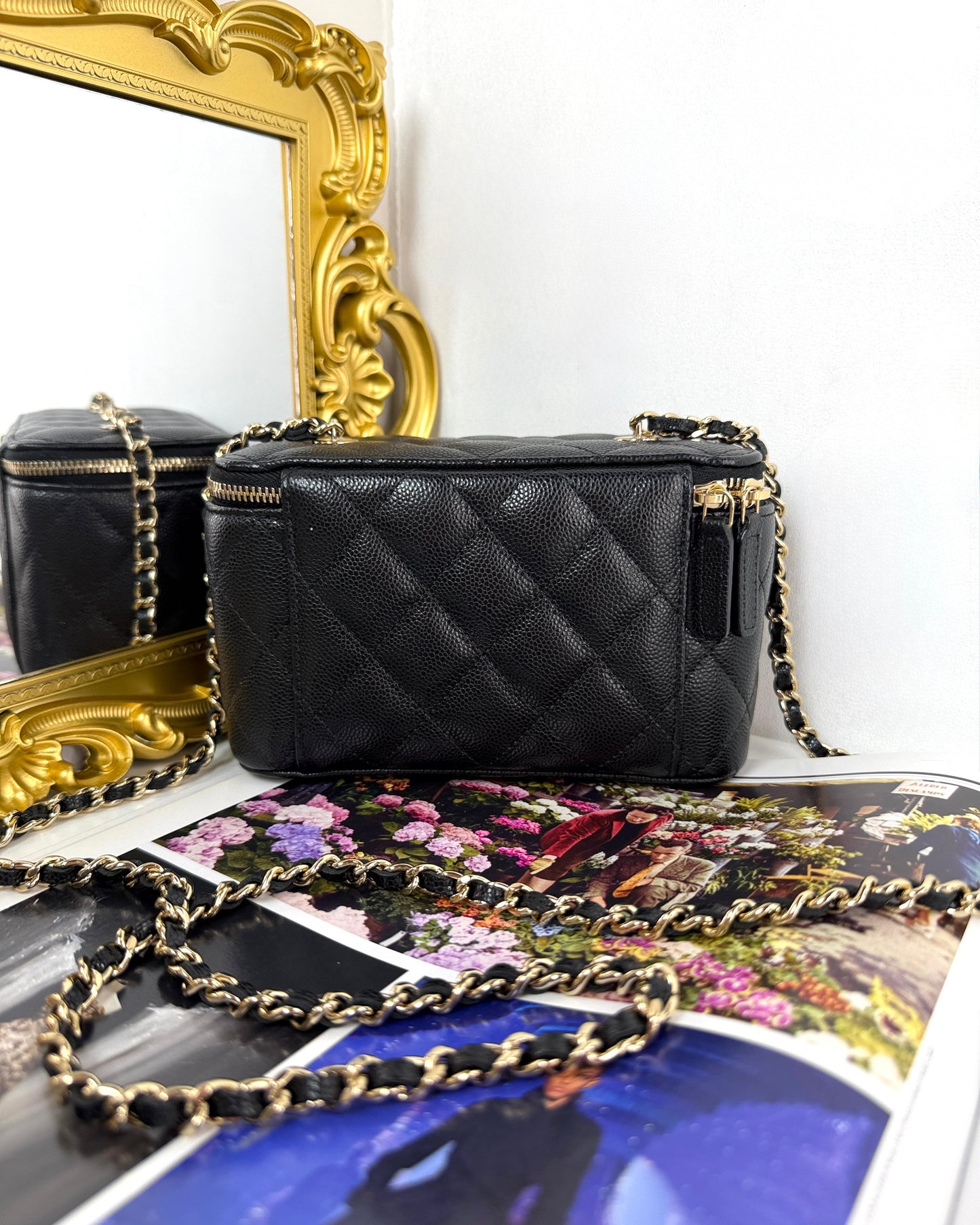 Small Vanity Case with Chain