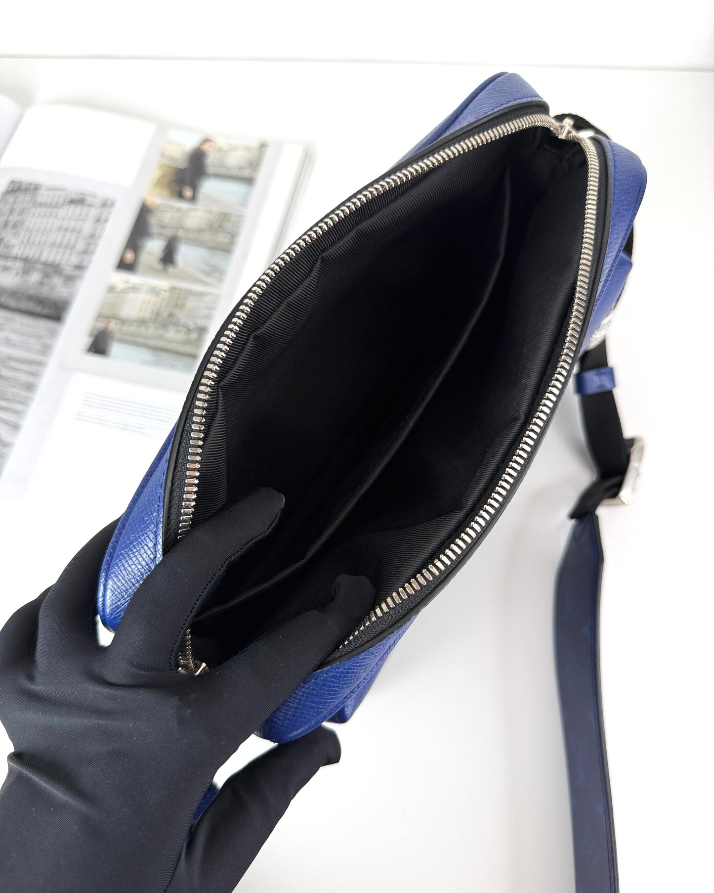 Outdoor Messenger