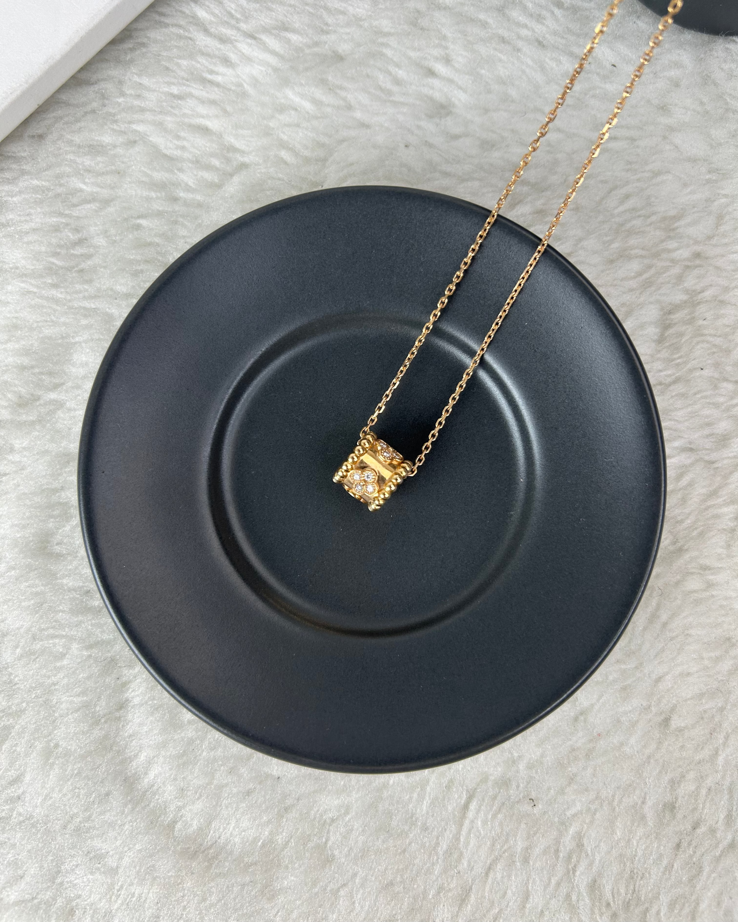 Perlée Clovers Pendant