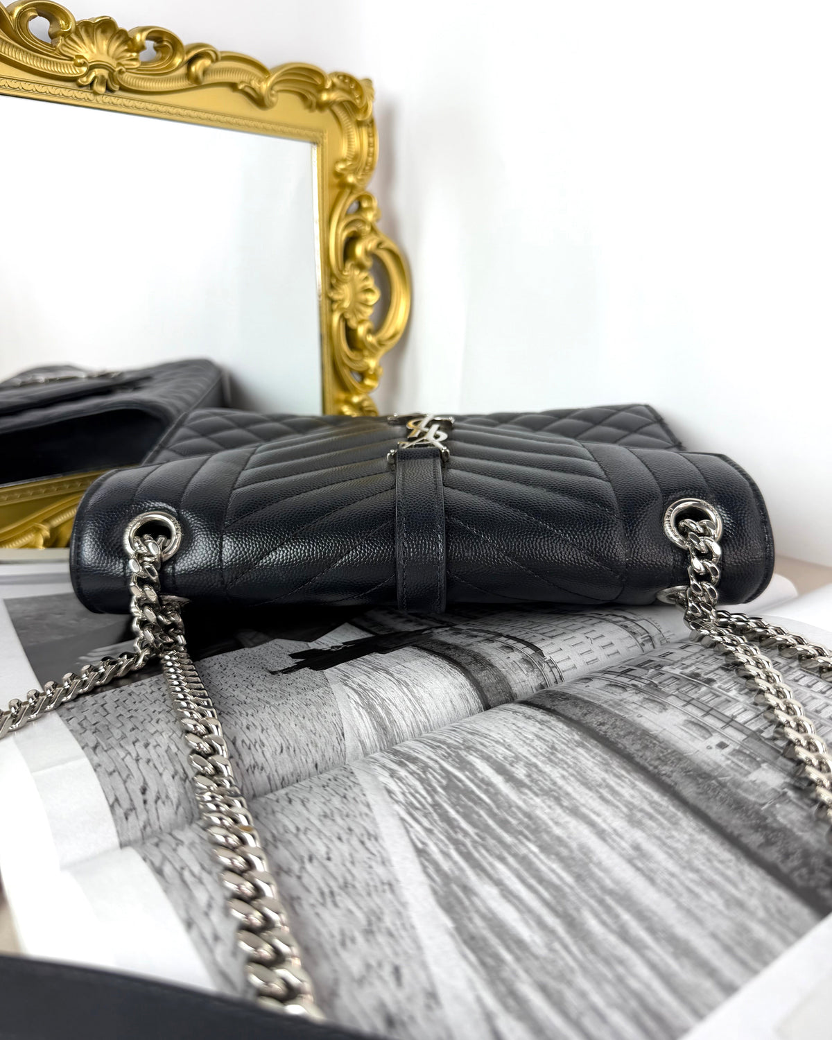 Envelopre Medium Bag