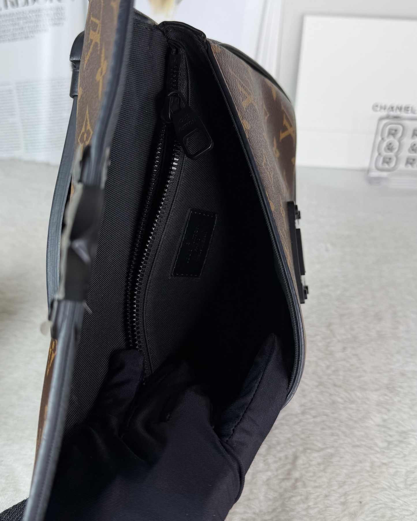 S Lock Sling Bag