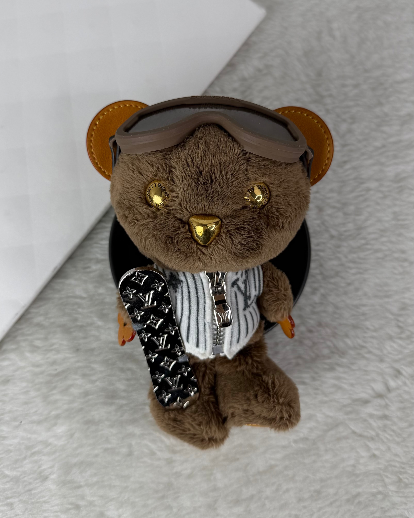 Louis Snow Bag Charm