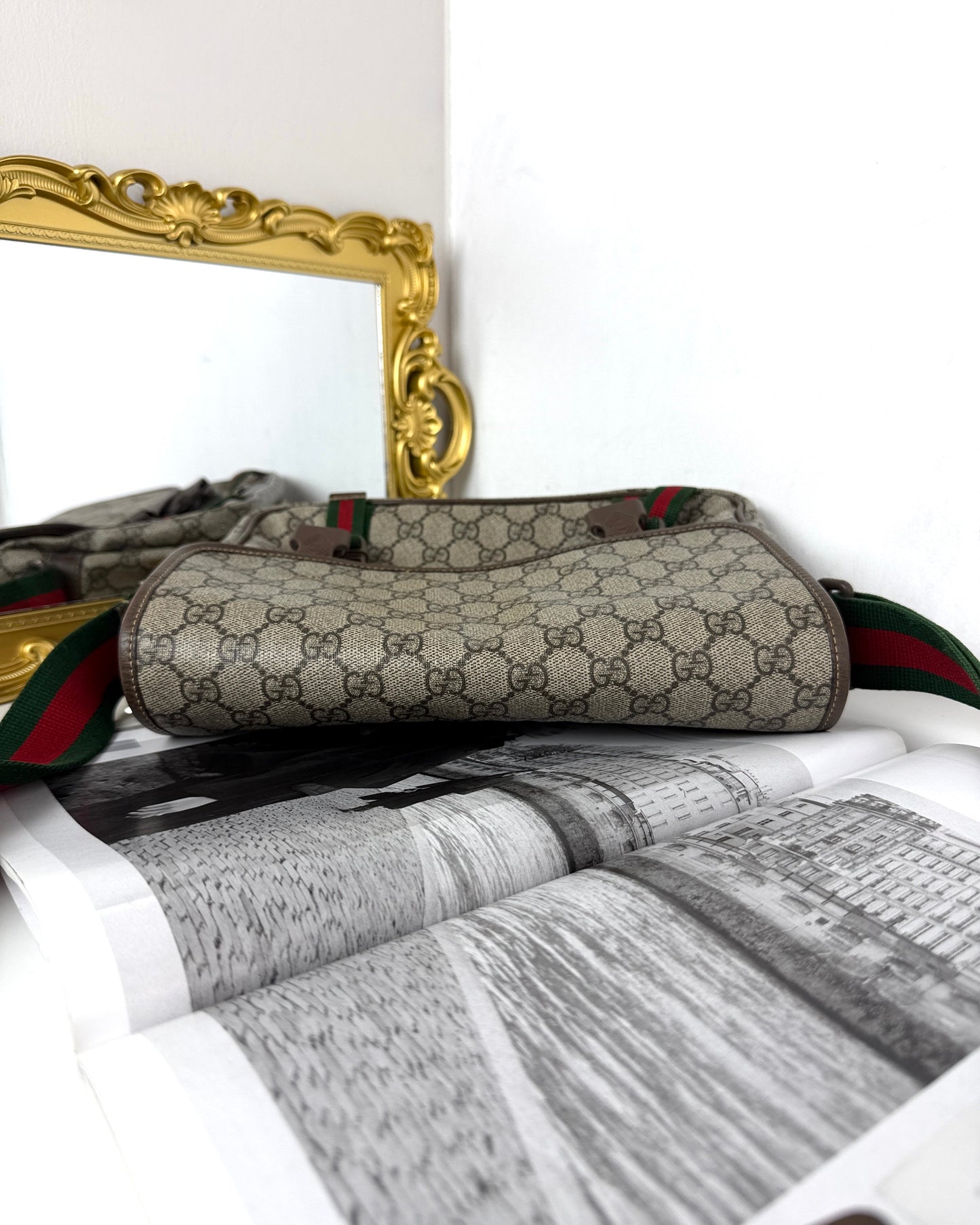 GG Supreme Messenger Bag
