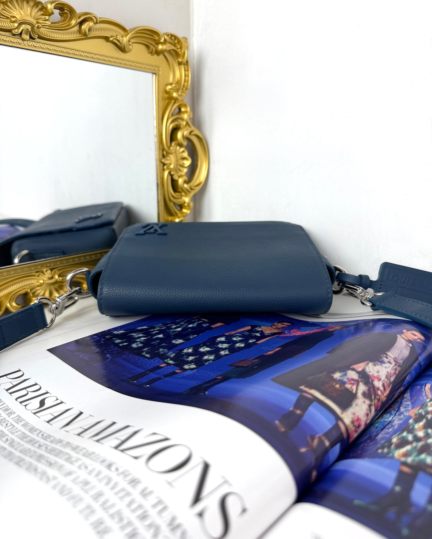 Takeoff Small Messenger Bag