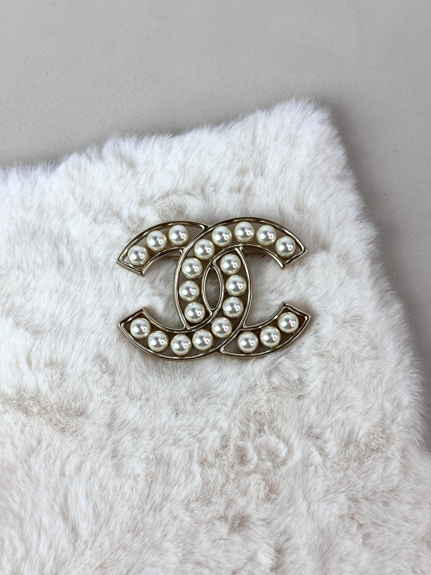 Interlocking CC Pearl Brooch