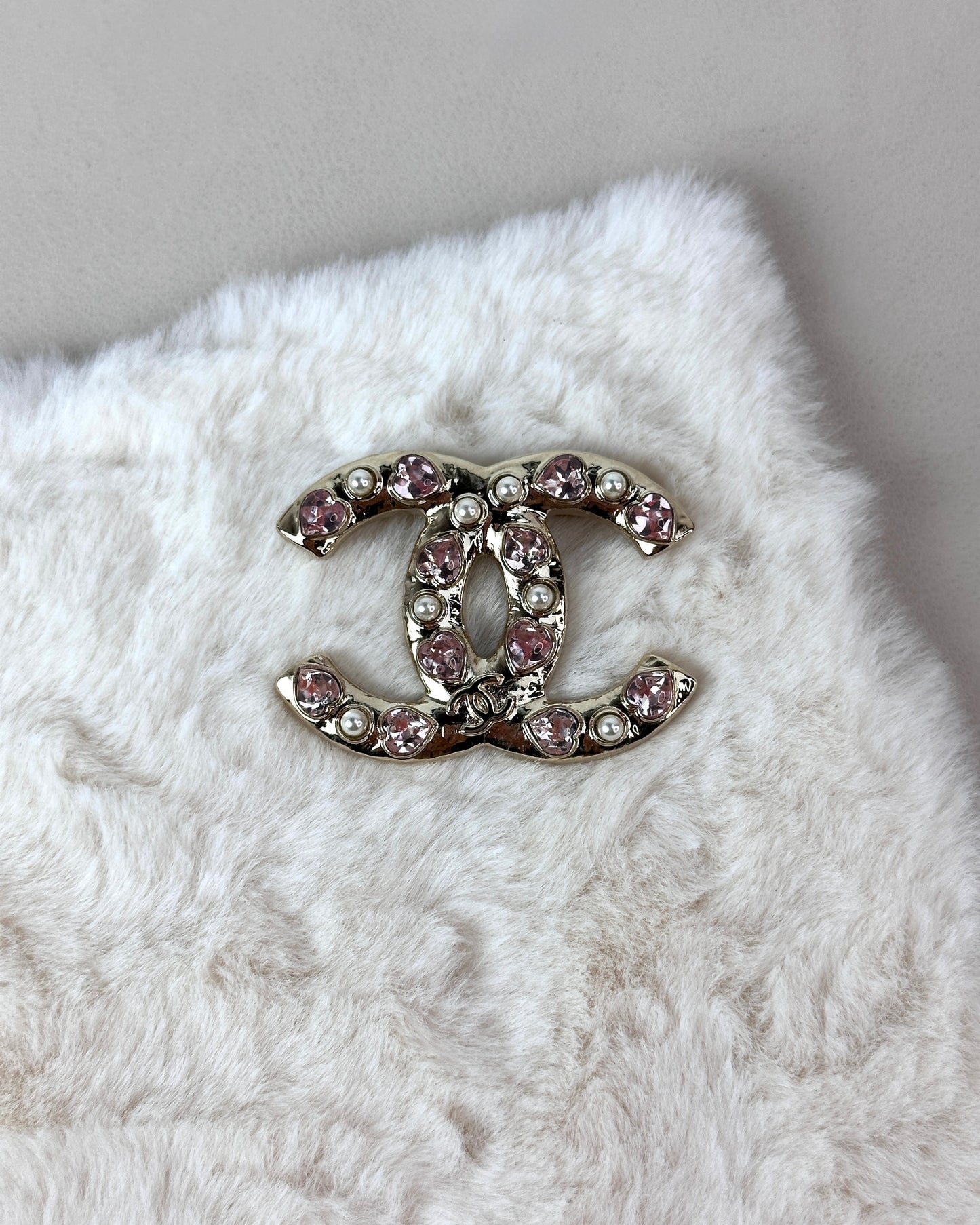 Pink Heart Resin Bead Pearl CC Brooch